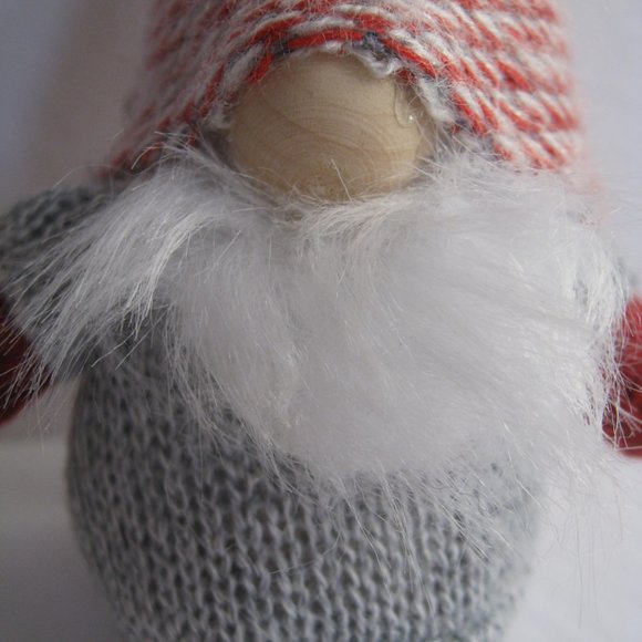 Merry Makers 6" Plush Gnome The Paper Store 2021 Grey/Red NWT & Resin Ornament - Picture 9 of 16